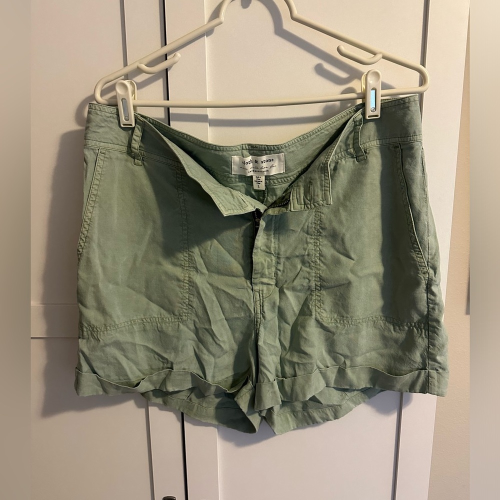 cloth & stone Sage Green Casual Utility Shorts